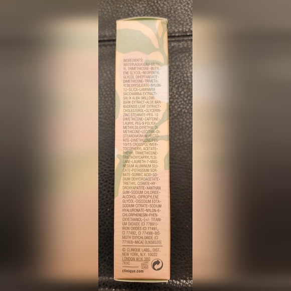 Clinique Stay-Matte Oil-Free Makeup Foundation In 04 Creamwhip - Picture 2 of 7